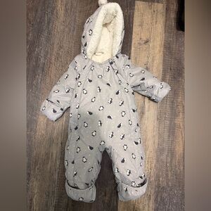 H&M White and Gray Penguin Fuzzy Baby Snowsuit Bunting